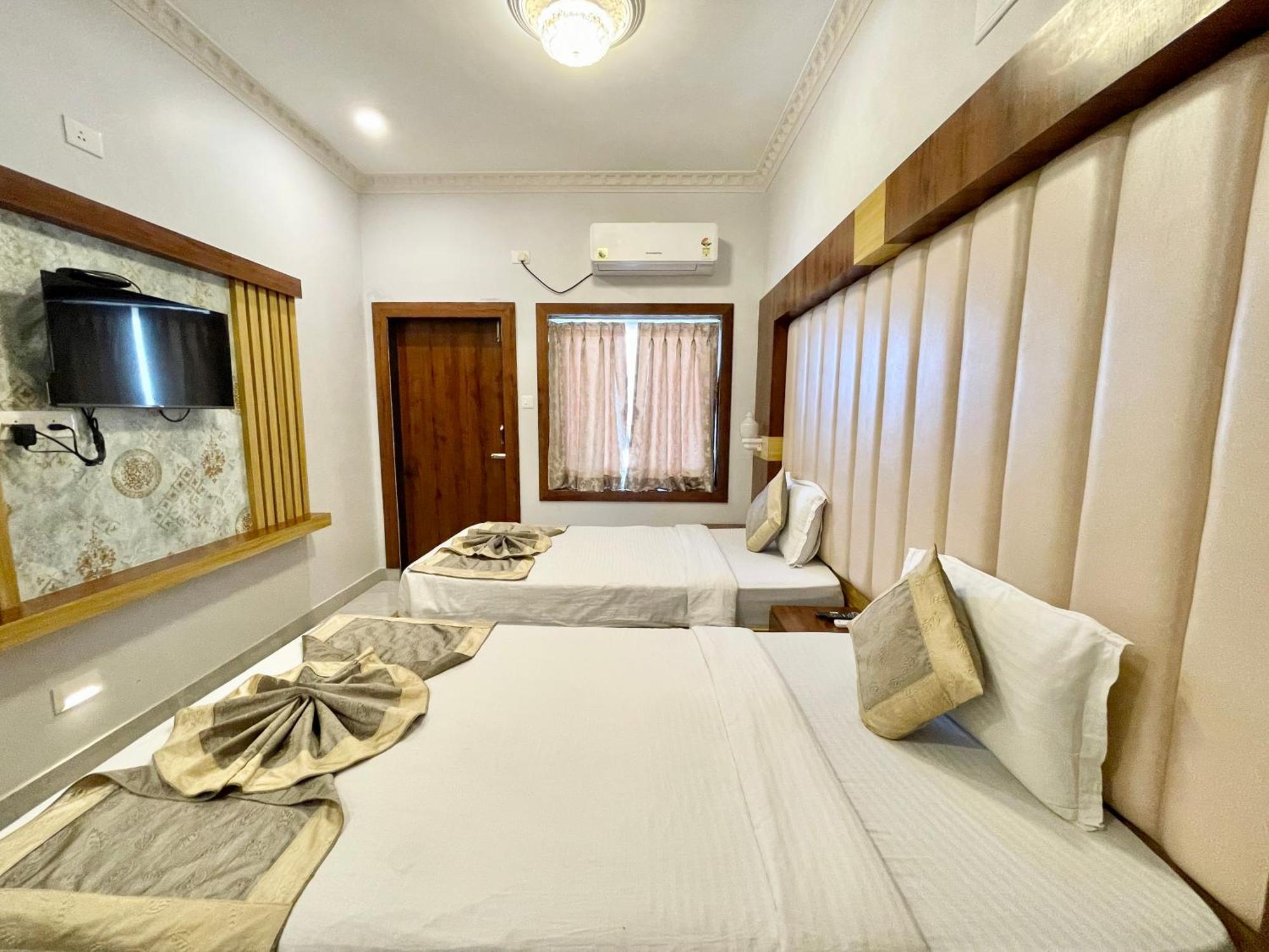 Hotel A One ! Puri, Breakfast Included- Swimming-Pool, Near Sea-Beach-And-Temple, Fully-Air-Conditioned-Hotel With-Lift-And-Parking-Facility - 1 Luaran gambar
